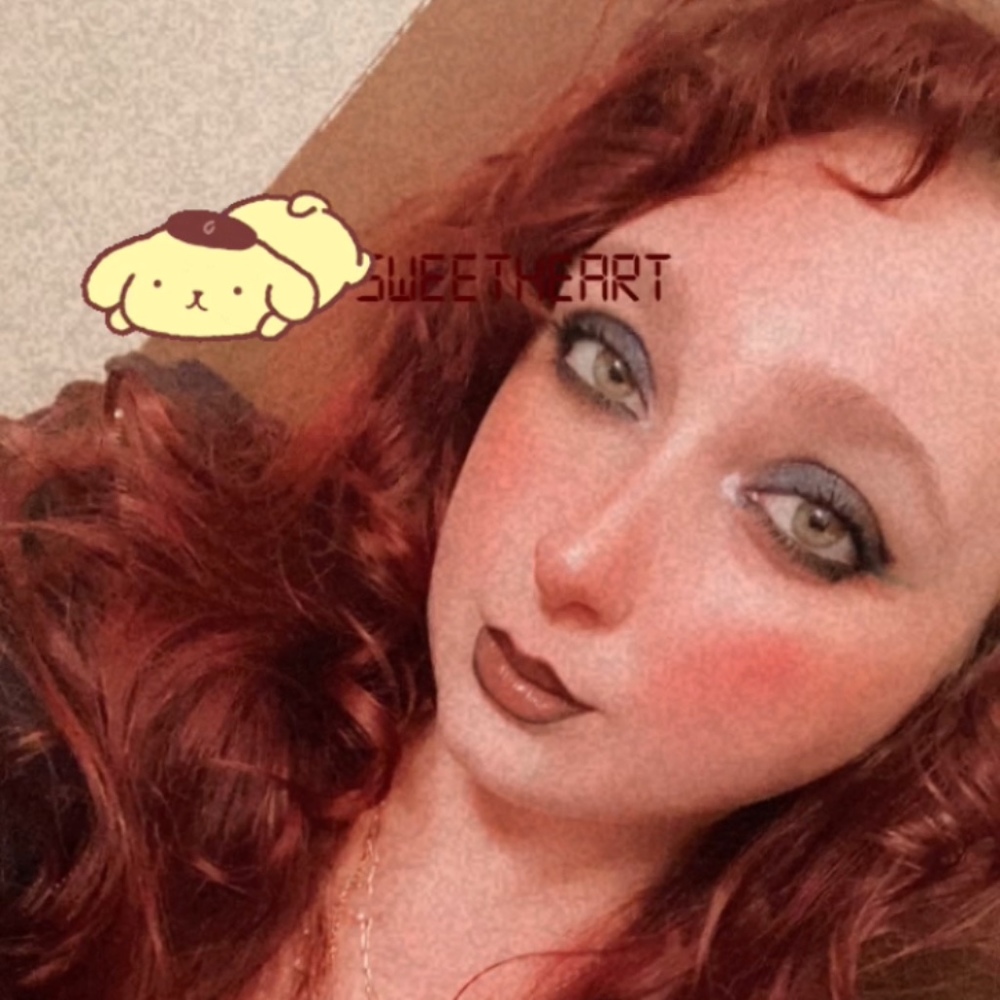 Meet your Posher, Elisia